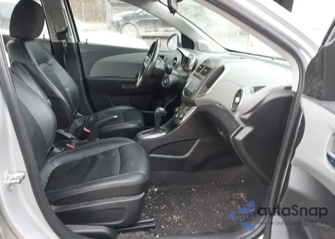 2014 Chevrolet Sonic Ltz Auto z USA, uszkodzony, nr VIN 1G1JE5SB0E4169686